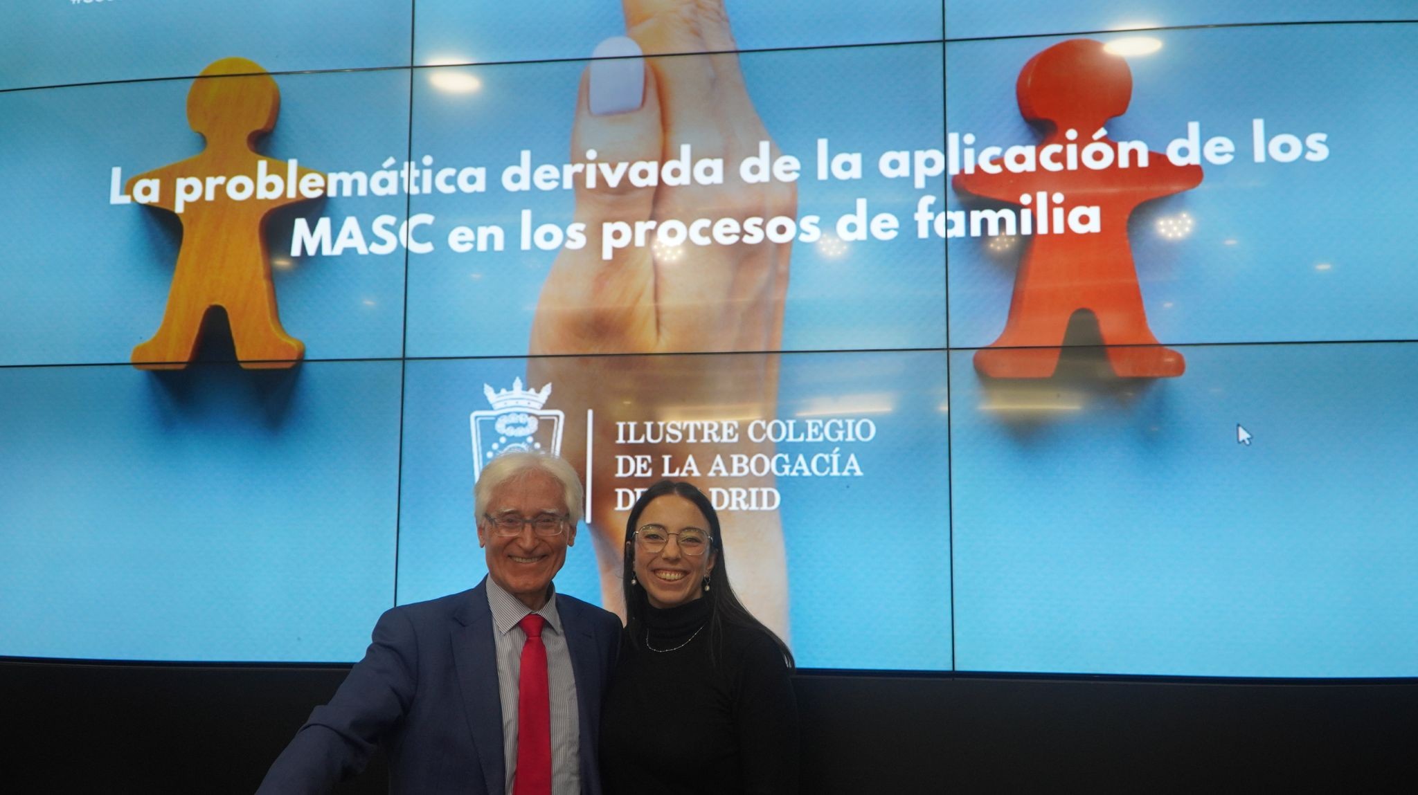 Clara Redondo con el magistrado Juan Pablo Gonzalez del Pozo, del juzgado de Primera Instancia 24 de Madrid, en un evento en el ICAM (ICAM) FOTOS ZABALGO ABOGADOS DE FAMILIA