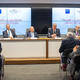 La actitud exigente de las instituciones comunitarias y los Estados miembros al promover los valores permitirá salvar la síntesis europea