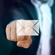 Tienes un e-mail. El medio en la comunicación