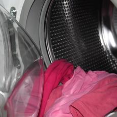 Poner una lavadora en horario nocturno puede acarrear una demanda de los vecinos