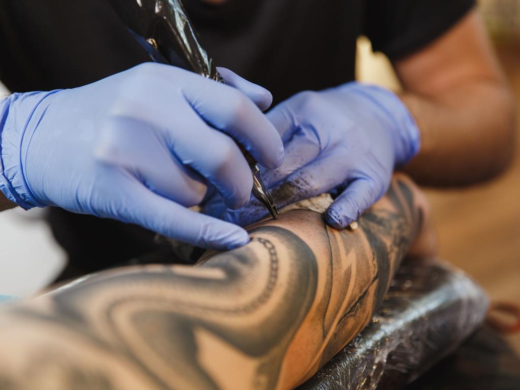 Negligencias estéticas: consecuencias de un tatuaje mal hecho