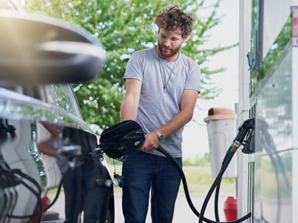 Nuevas ayudas ante el precio del carburante, la electricidad y el gas: ¿En qué consisten y quién puede beneficiarse?