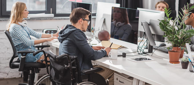 ¿Cuándo existe la obligación de contratar a personas con discapacidad?