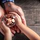 Donaciones frente a Herencias ¿Es mejor donar en vida?