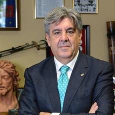 José Adolfo Baturone gana las elecciones a decano de los abogados de Cádiz