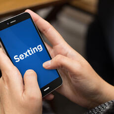 ¿Qué es el sexting y cómo proteger a tus hijos?