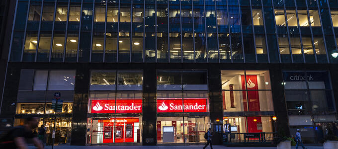 Tres bufetes de abogados en EEUU planean demandas colectivas contra el Banco Santander