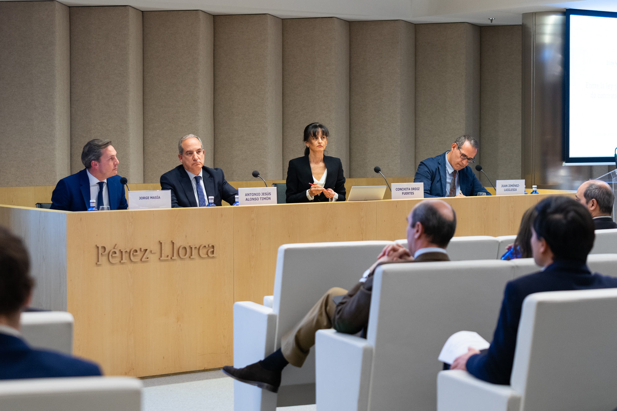 La Cátedra Pérez-Llorca/ICADE analiza la evolución de la prohibición de contratación en la Ley 9/2017 de Contratos del Sector Público