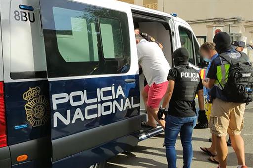 Detenido un empresario por tener trabajando a varias personas sin contrato en Valencia