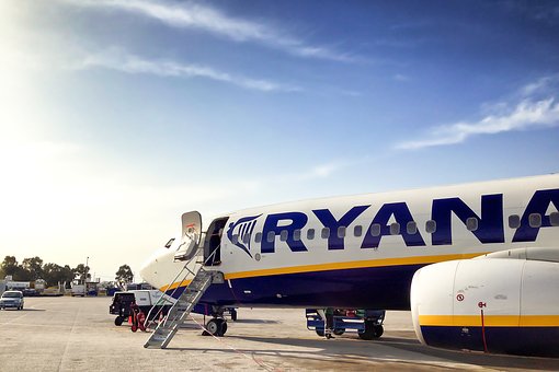 Declaran nulo el despido de una tripulante de Ryanair que fue a la huelga en 2022