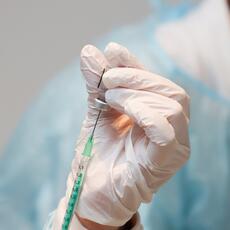 La vacuna contra la covid de AstraZeneca dejará de comercializarse mañana en Europa