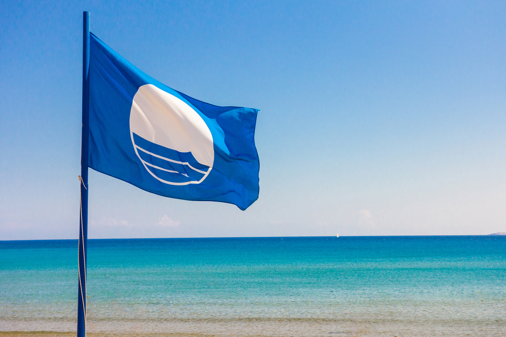 ¿Pueden acceder los perros a las playas con bandera azul?