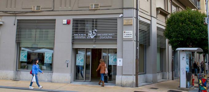 Defensor del Pueblo de Navarra recomienda eliminar la exigencia de cita previa en la Administración
