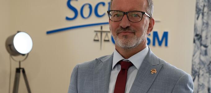 Los graduados sociales del Colegio de Madrid ya pueden ofrecer como prestación la gestión de expedientes en Tráfico