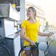 ¿Me pueden multar por quedarme sin gasolina?