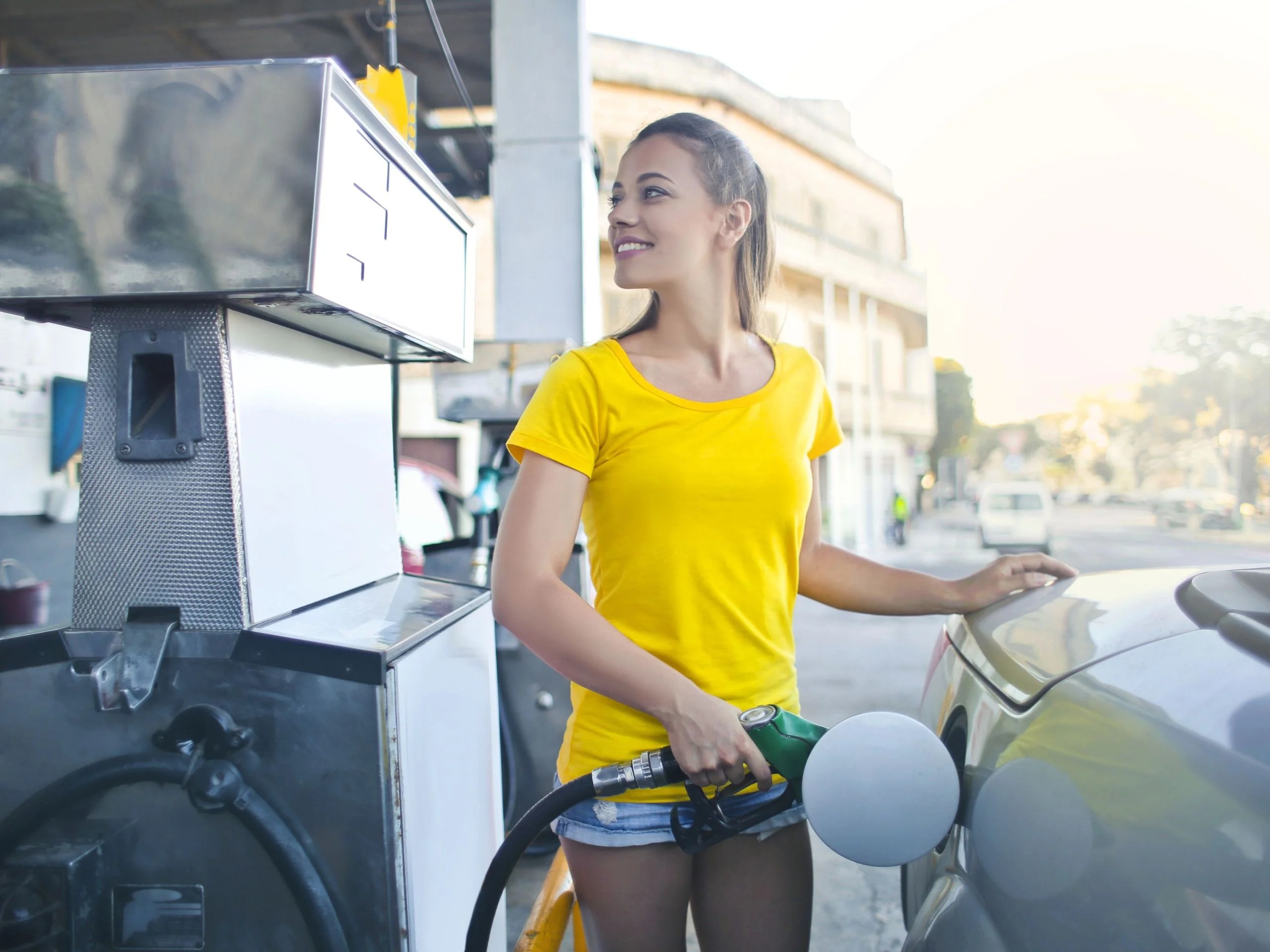 ¿Me pueden multar por quedarme sin gasolina?
