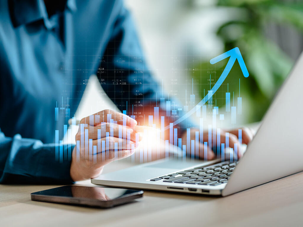 El consumidor ante la digitalización e inteligencia artificial: del deber de información al régimen de responsabilidad