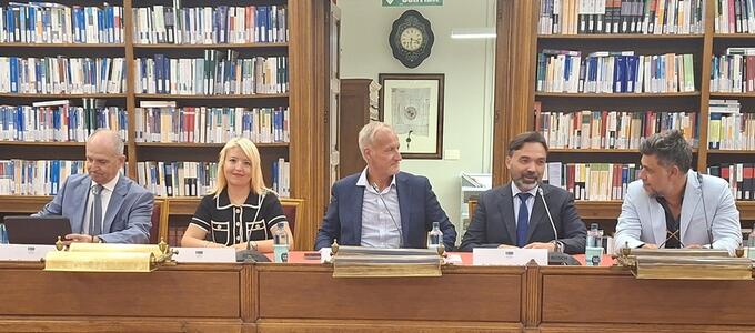 Celestino Garcia presenta su libro sobre tarjetas revolving en el ICAB y constata que muchos consumidores desconocen cómo funcionan