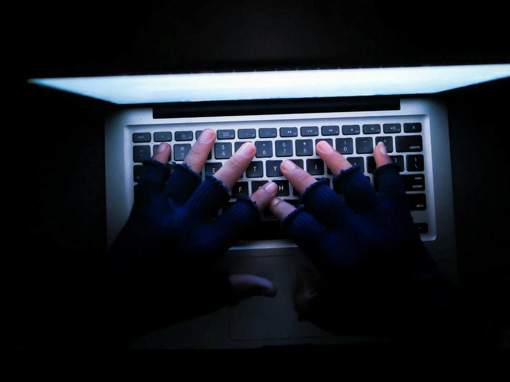 ¿Es legal que el banco se niegue a devolver el dinero sustraído por phishing?