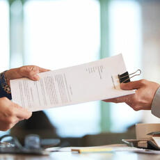 El laberinto del contrato menor: bueno, bonito y barato