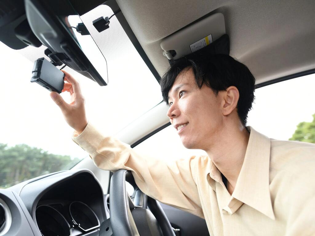 Dashcams: ¿es legal llevar una cámara en el coche?
