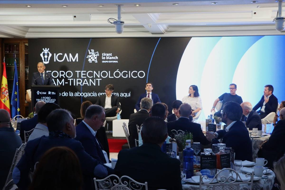 La abogacía será esencial para el control de la IA y la reducción de la brecha digital de los despachos 