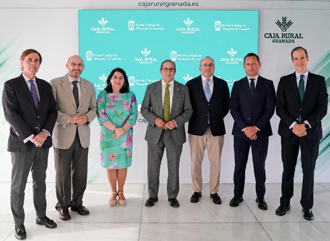 El Colegio de Abogados de Granada y Caja Rural Granada amplían las soluciones financieras a disposición del colectivo 