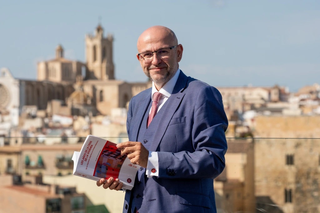 Sergio Nasarre: Hay que buscar soluciones al problema de la vivienda dentro de la Constitución, no fuera de ella”