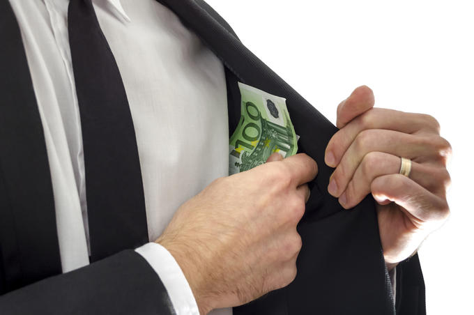 Cohecho, tráfico de influencias y corrupción privada: las claves para distinguir tres delitos que suelen confundirse