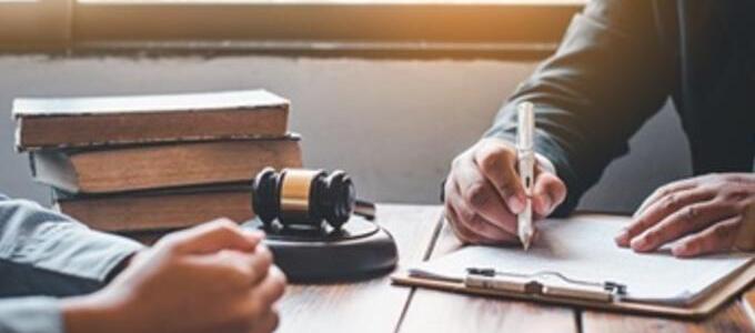Denunciar un delito sin pruebas: qué puede aportar la víctima para reforzar su caso