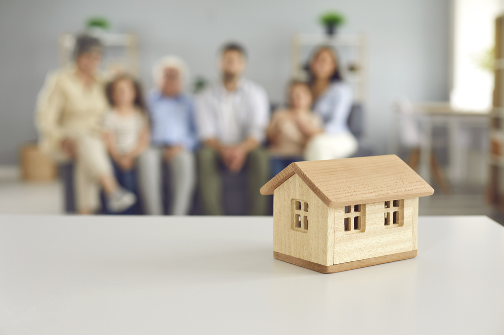 Heredar una vivienda entre muchos familiares: cómo evitar años de conflictos y pérdidas económicas