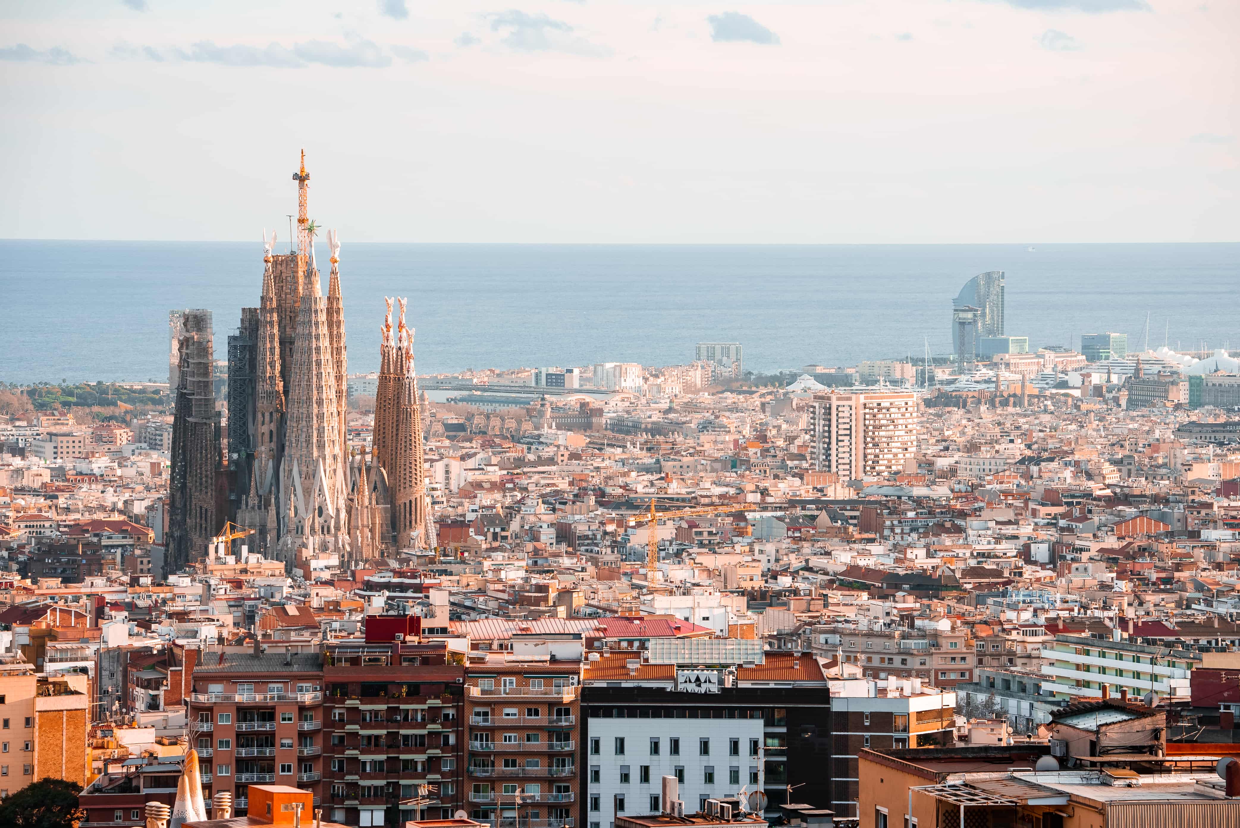 Un colegio de Barcelona pide 70.000 euros a los padres de dos alumnos que se suicidaron