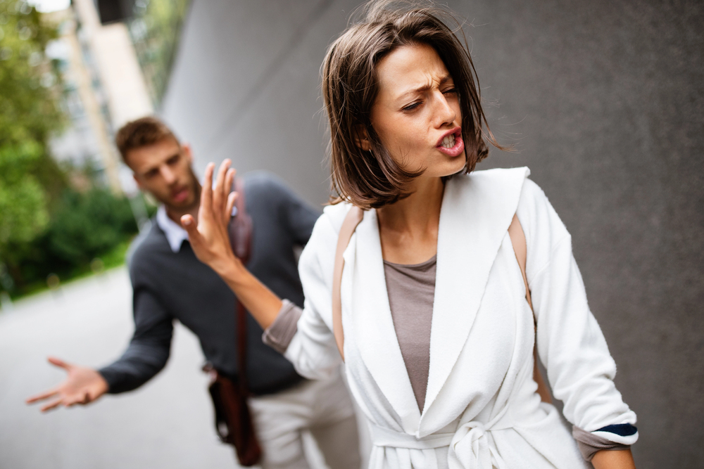 ¿Se puede quebrantar una orden de alejamiento sin hablar con la víctima?