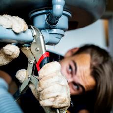 How Booking Emergency Pipe Repair Through Visit Plumber.com Prevents Structural Water Damage