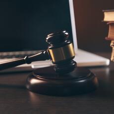 ¿Se puede dejar a un hijo sin herencia? Las causas legales que permiten desheredarlo