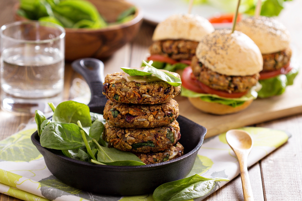 ¿Hamburguesa vegetal o queso vegano? La batalla legal detrás de los nombres que llegan al supermercado