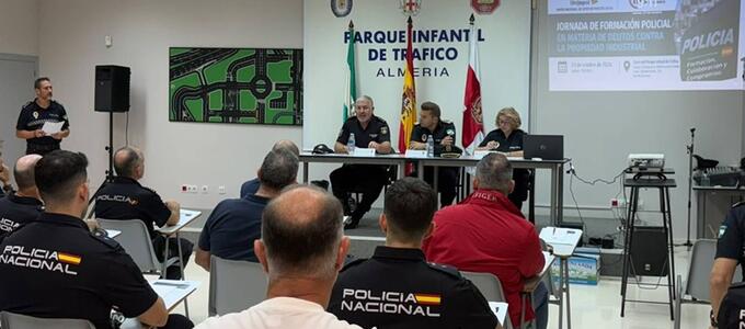 ANDEMA y UNIJEPOL reúnen en Almería a policías locales de toda España para reforzar la lucha contra las falsificaciones