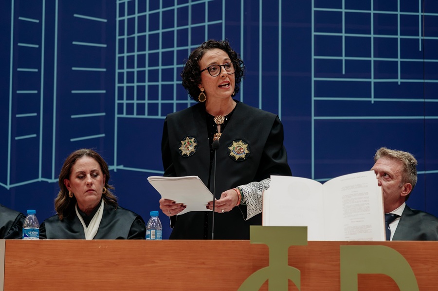 Los procuradores valencianos cargan contra la Ley de Eficiencia: «Nos ha venido impuesta por quien nunca ha pisado un tribunal»