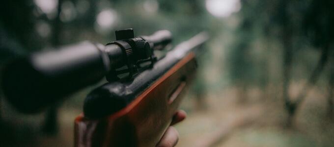 Heredar una escopeta o una pistola: los plazos legales que una familia no debe pasar por alto