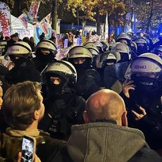 Varsovia al borde del colapso institucional: disturbios en el Tribunal Constitucional obligan al presidente Nawrocki a suspender su viaje
